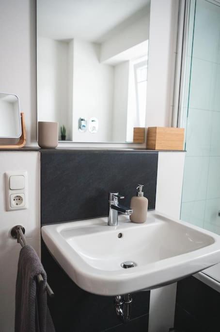 Traumwohnung Im Koelner Sueden Hürth Екстериор снимка